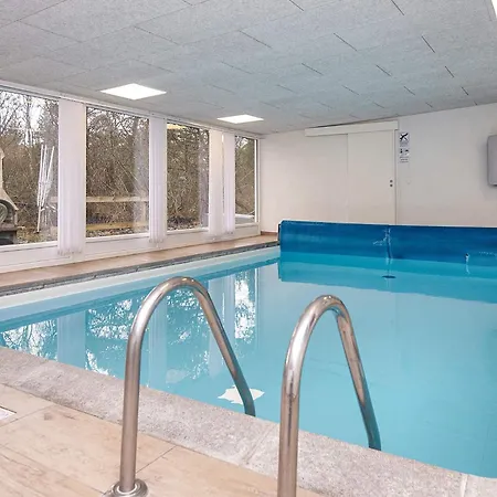 6 Person Holiday In