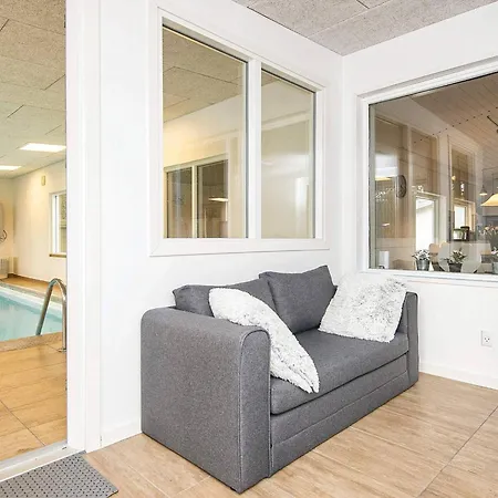 Сasa de vacaciones 6 Person Holiday In