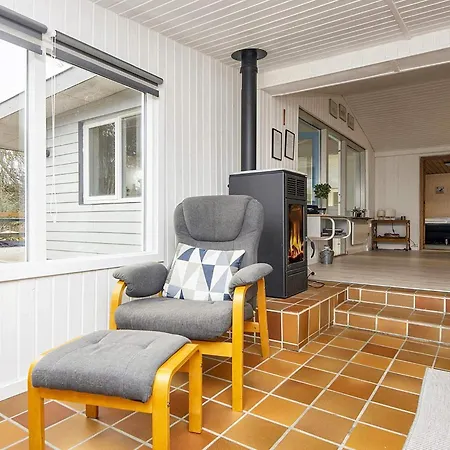 6 Person Holiday In