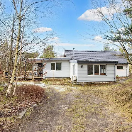 6 Person Holiday In